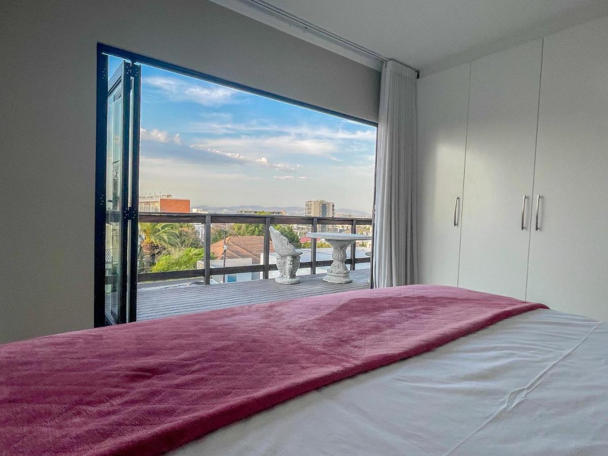 Apartment Uystuys Cape Town